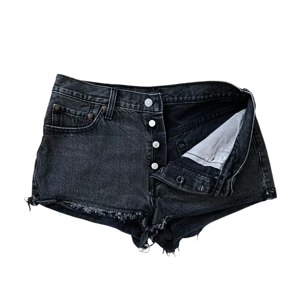 Levi's 501 Button-Fly Black Jean Shorts Cut-Off Size 29 - Picture 3 of 6